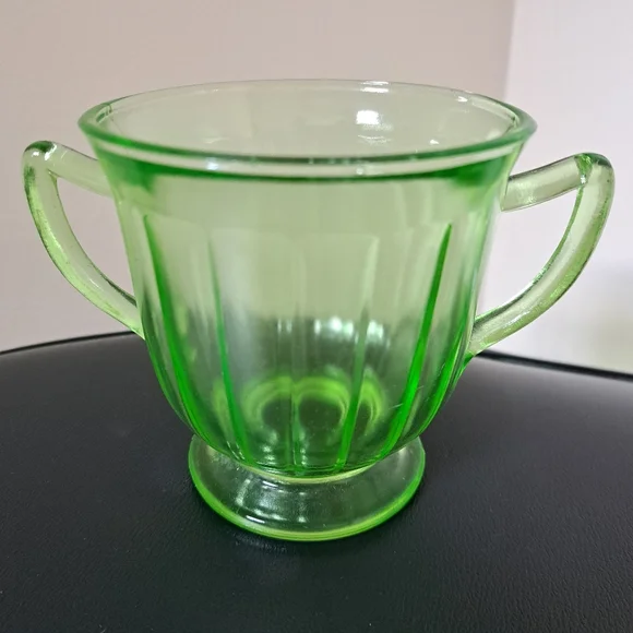 Pair Of Uranium Glass Open Sugar Bowls - Picture 2 of 10